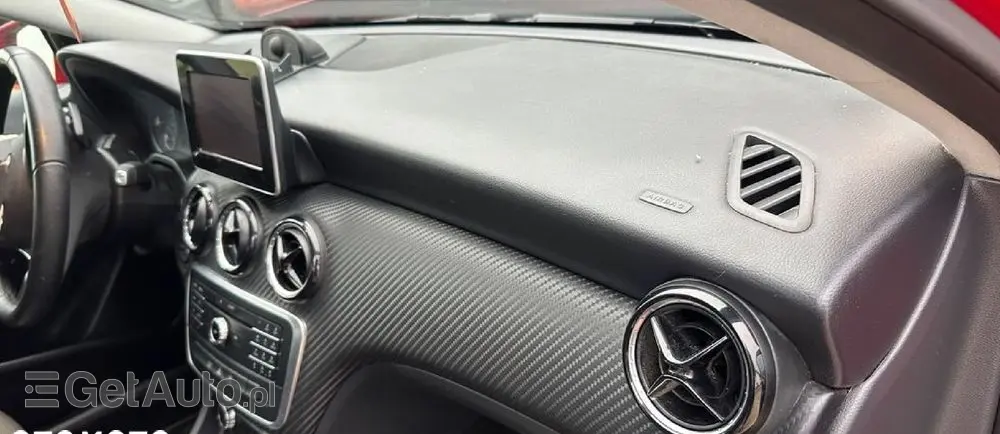MERCEDES-BENZ GLA 200 7G-DCT Peak Edition