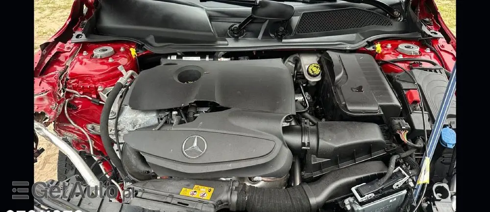 MERCEDES-BENZ GLA 200 7G-DCT Peak Edition