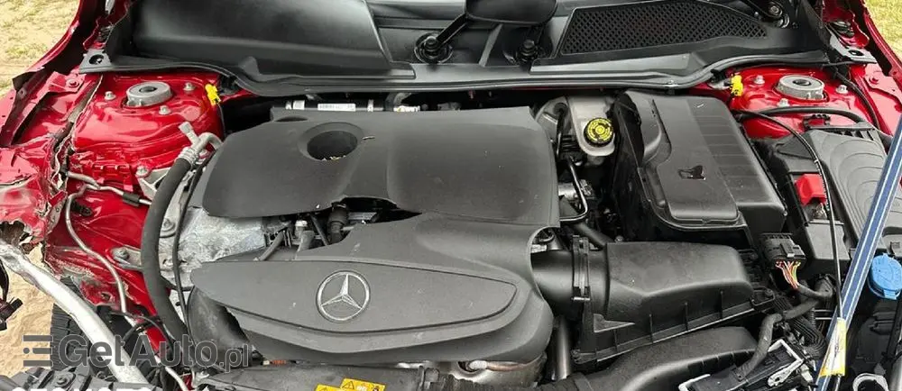 MERCEDES-BENZ GLA 200 7G-DCT Peak Edition