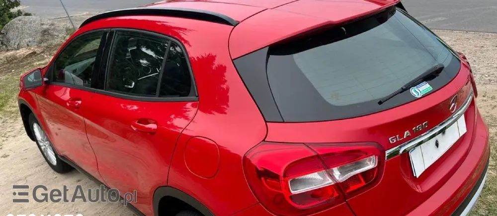MERCEDES-BENZ GLA 200 7G-DCT Peak Edition