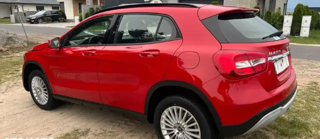 MERCEDES-BENZ GLA 200 7G-DCT Peak Edition