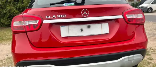 MERCEDES-BENZ GLA 200 7G-DCT Peak Edition