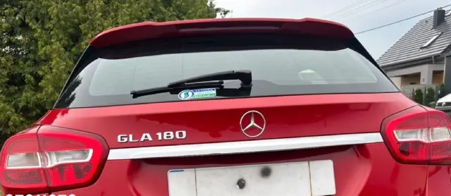 MERCEDES-BENZ GLA 200 7G-DCT Peak Edition