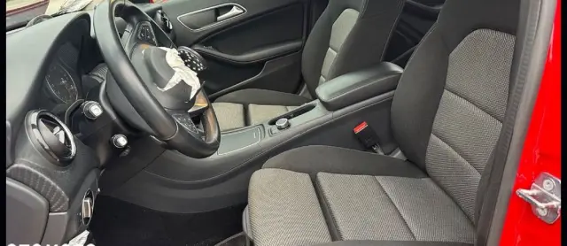 MERCEDES-BENZ GLA 200 7G-DCT Peak Edition