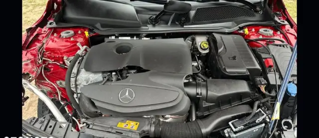 MERCEDES-BENZ GLA 200 7G-DCT Peak Edition