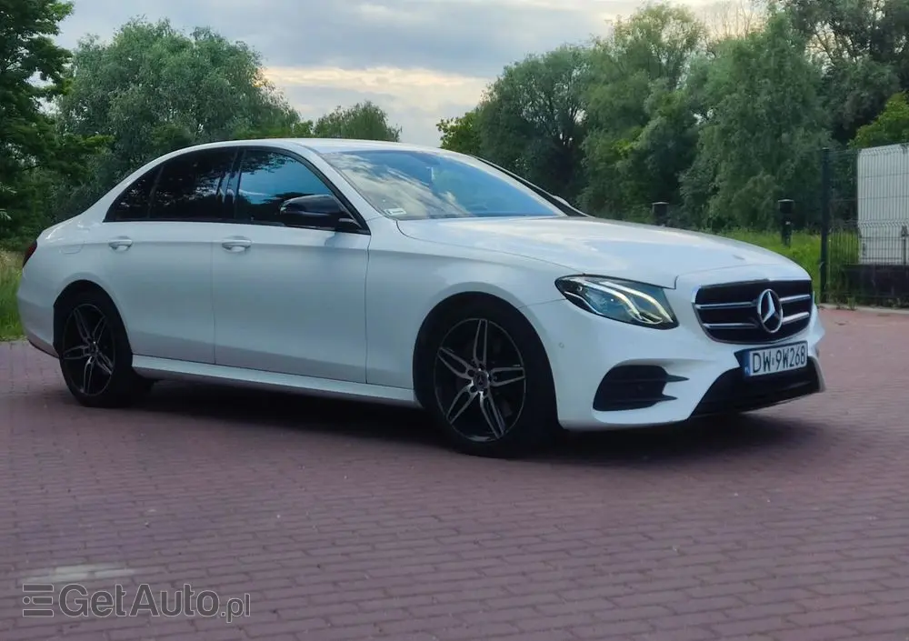 MERCEDES-BENZ Klasa E 220 d 4-Matic 9G-TRONIC