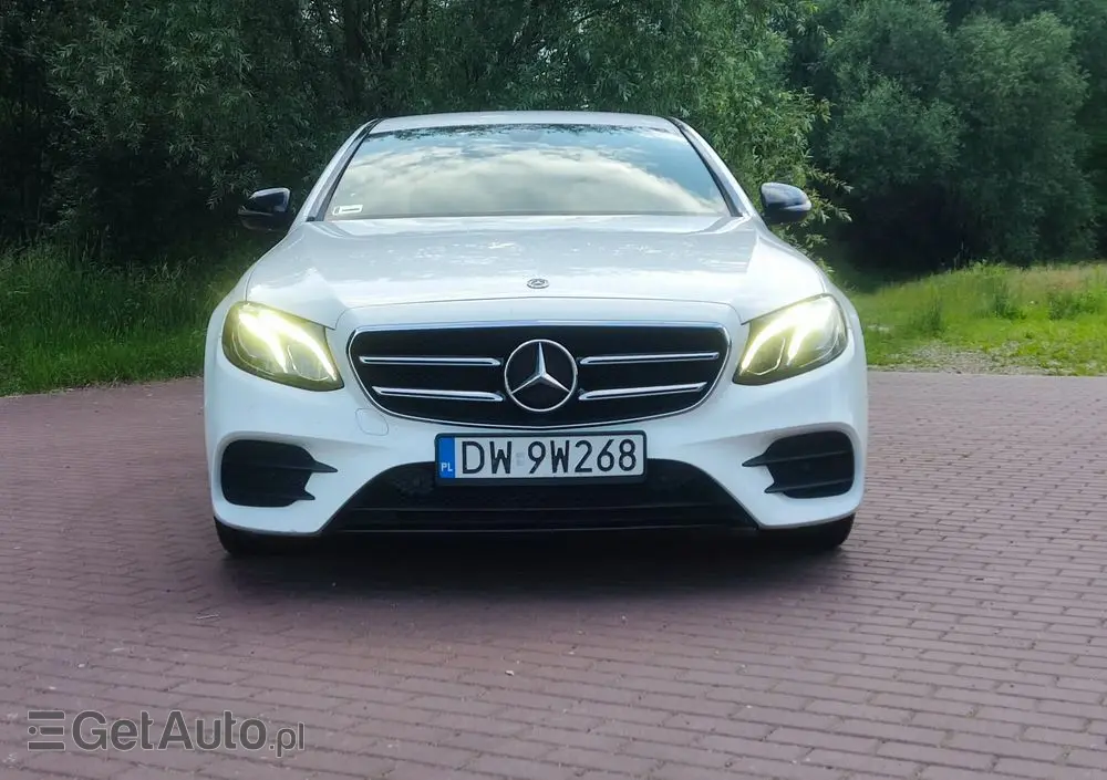 MERCEDES-BENZ Klasa E 220 d 4-Matic 9G-TRONIC
