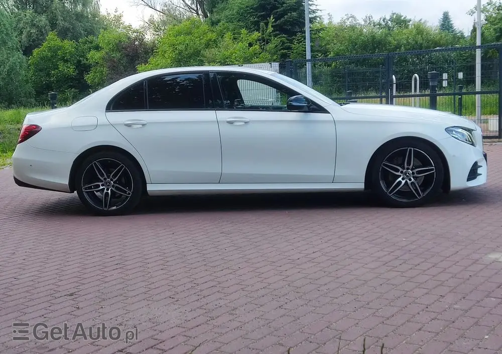 MERCEDES-BENZ Klasa E 220 d 4-Matic 9G-TRONIC