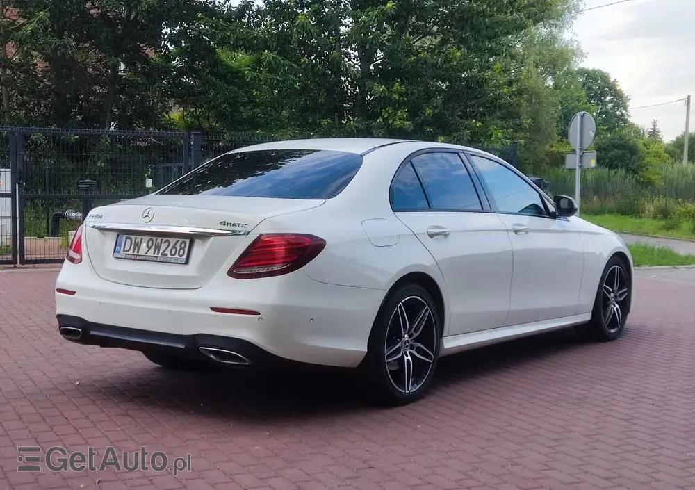 MERCEDES-BENZ Klasa E 220 d 4-Matic 9G-TRONIC