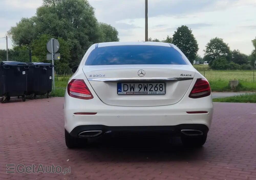 MERCEDES-BENZ Klasa E 220 d 4-Matic 9G-TRONIC