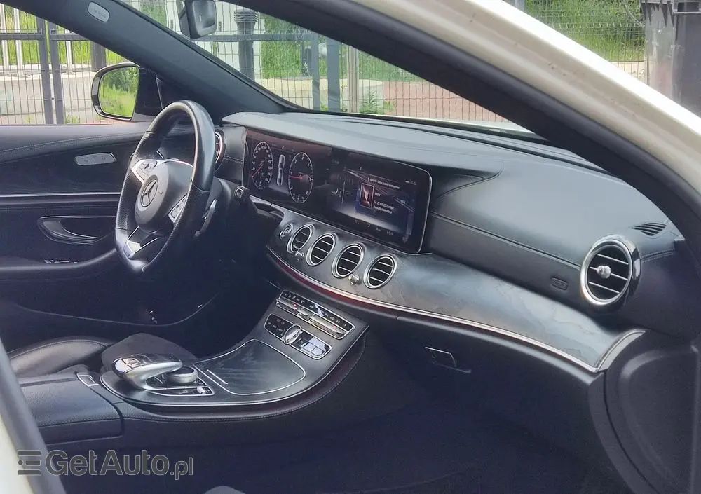 MERCEDES-BENZ Klasa E 220 d 4-Matic 9G-TRONIC