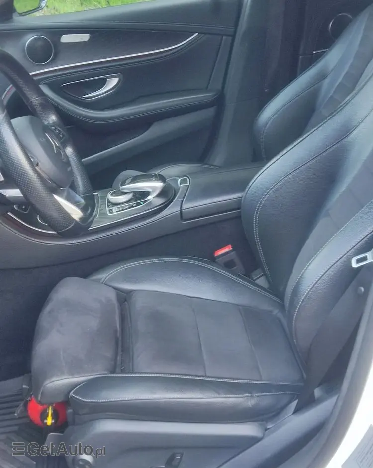 MERCEDES-BENZ Klasa E 220 d 4-Matic 9G-TRONIC