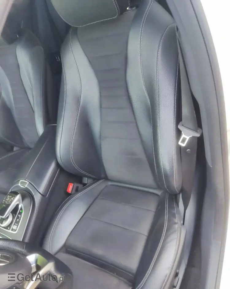 MERCEDES-BENZ Klasa E 220 d 4-Matic 9G-TRONIC
