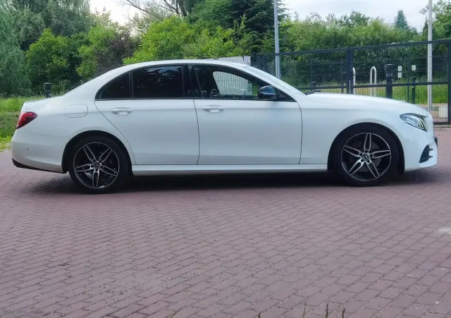 MERCEDES-BENZ Klasa E 220 d 4-Matic 9G-TRONIC