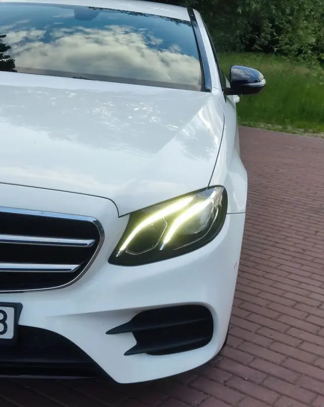 MERCEDES-BENZ Klasa E 220 d 4-Matic 9G-TRONIC