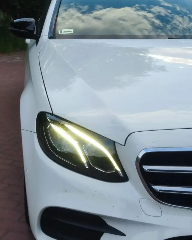 MERCEDES-BENZ Klasa E 220 d 4-Matic 9G-TRONIC