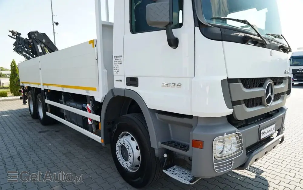 MERCEDES-BENZ ACTROS 2636 / 6x4 / SKRZYNIOWY 7 M + HDS HIAB  -  WYSÓW 12,6 M / MOCNA PODŁOGA / STEROWANIE RADIOWE / ROTATOR / SPROWADZONY 