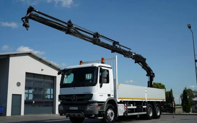 MERCEDES-BENZ ACTROS 2636 / 6x4 / SKRZYNIOWY 7 M + HDS HIAB  -  WYSÓW 12,6 M / MOCNA PODŁOGA / STEROWANIE RADIOWE / ROTATOR / SPROWADZONY 
