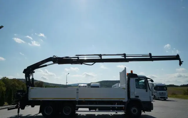 MERCEDES-BENZ ACTROS 2636 / 6x4 / SKRZYNIOWY 7 M + HDS HIAB  -  WYSÓW 12,6 M / MOCNA PODŁOGA / STEROWANIE RADIOWE / ROTATOR / SPROWADZONY 