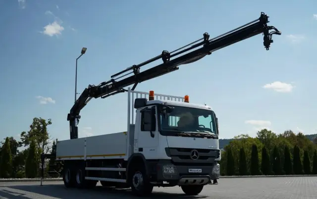 MERCEDES-BENZ ACTROS 2636 / 6x4 / SKRZYNIOWY 7 M + HDS HIAB  -  WYSÓW 12,6 M / MOCNA PODŁOGA / STEROWANIE RADIOWE / ROTATOR / SPROWADZONY 
