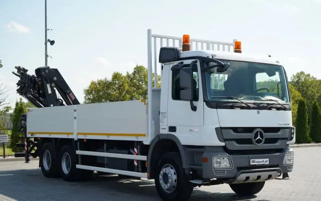 MERCEDES-BENZ ACTROS 2636 / 6x4 / SKRZYNIOWY 7 M + HDS HIAB  -  WYSÓW 12,6 M / MOCNA PODŁOGA / STEROWANIE RADIOWE / ROTATOR / SPROWADZONY 