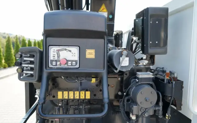 MERCEDES-BENZ ACTROS 2636 / 6x4 / SKRZYNIOWY 7 M + HDS HIAB  -  WYSÓW 12,6 M / MOCNA PODŁOGA / STEROWANIE RADIOWE / ROTATOR / SPROWADZONY 