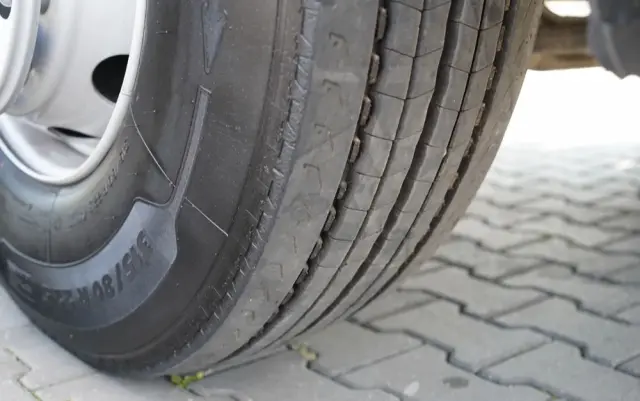 MERCEDES-BENZ ACTROS 2636 / 6x4 / SKRZYNIOWY 7 M + HDS HIAB  -  WYSÓW 12,6 M / MOCNA PODŁOGA / STEROWANIE RADIOWE / ROTATOR / SPROWADZONY 