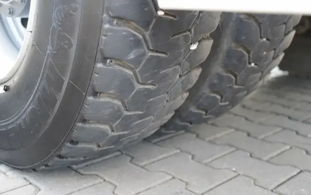 MERCEDES-BENZ ACTROS 2636 / 6x4 / SKRZYNIOWY 7 M + HDS HIAB  -  WYSÓW 12,6 M / MOCNA PODŁOGA / STEROWANIE RADIOWE / ROTATOR / SPROWADZONY 