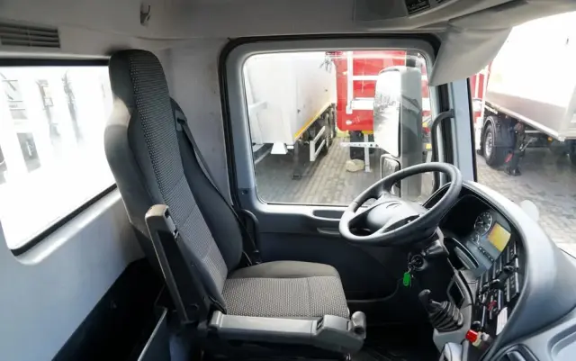 MERCEDES-BENZ ACTROS 2636 / 6x4 / SKRZYNIOWY 7 M + HDS HIAB  -  WYSÓW 12,6 M / MOCNA PODŁOGA / STEROWANIE RADIOWE / ROTATOR / SPROWADZONY 