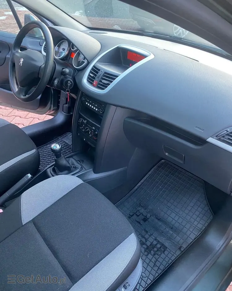 PEUGEOT 207 1.4 16V Trendy