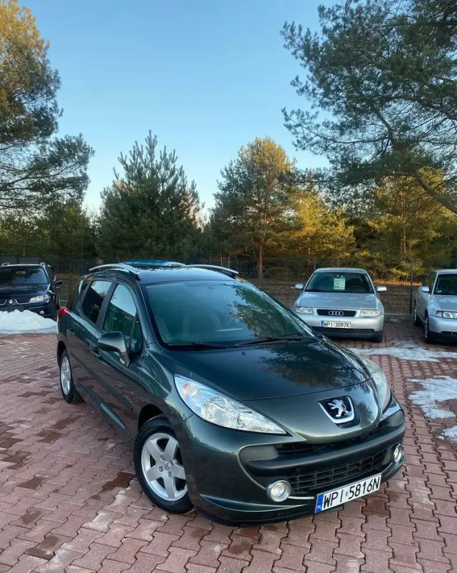 PEUGEOT 207 1.4 16V Trendy