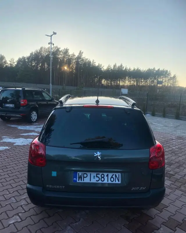 PEUGEOT 207 1.4 16V Trendy