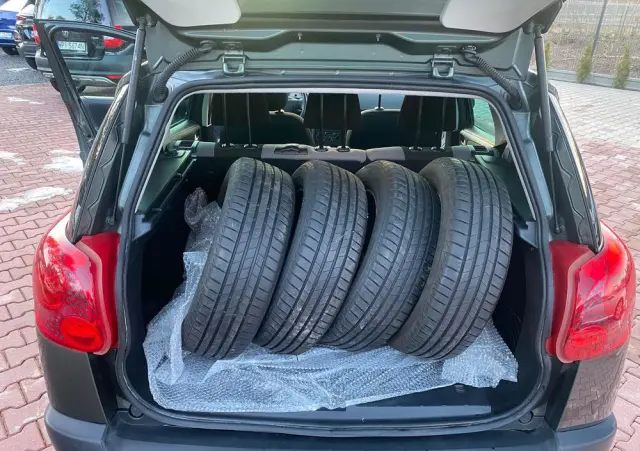 PEUGEOT 207 1.4 16V Trendy