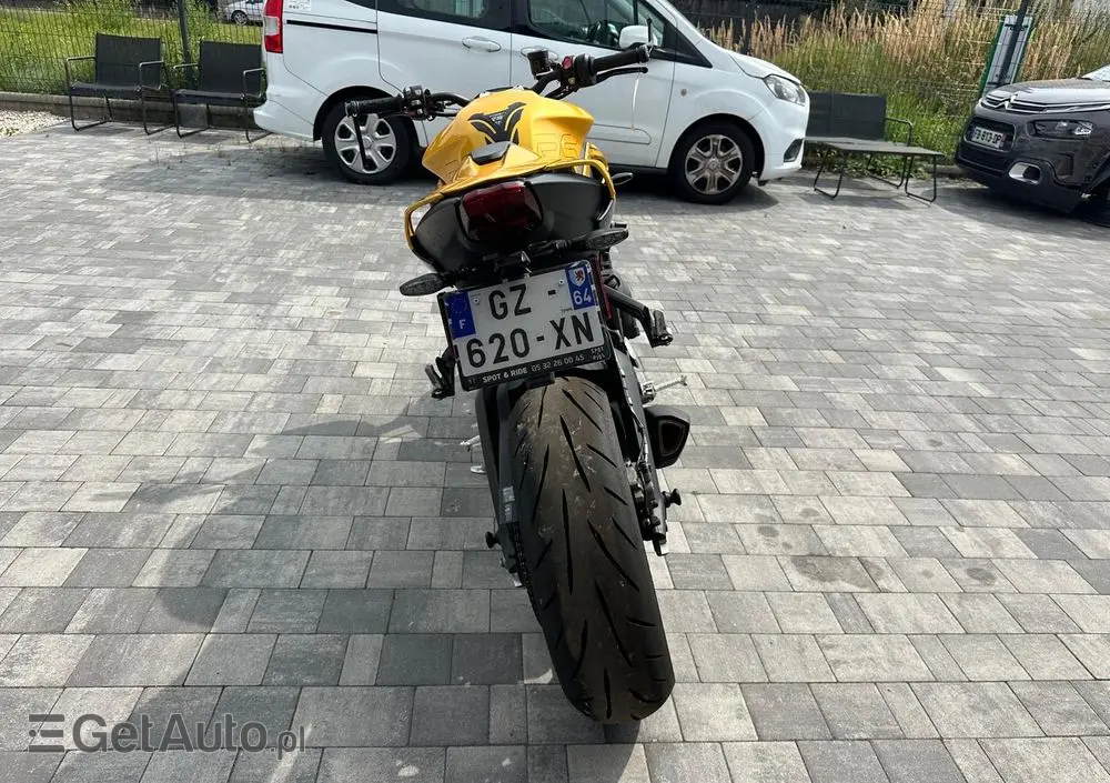 TRIUMPH Street Triple 