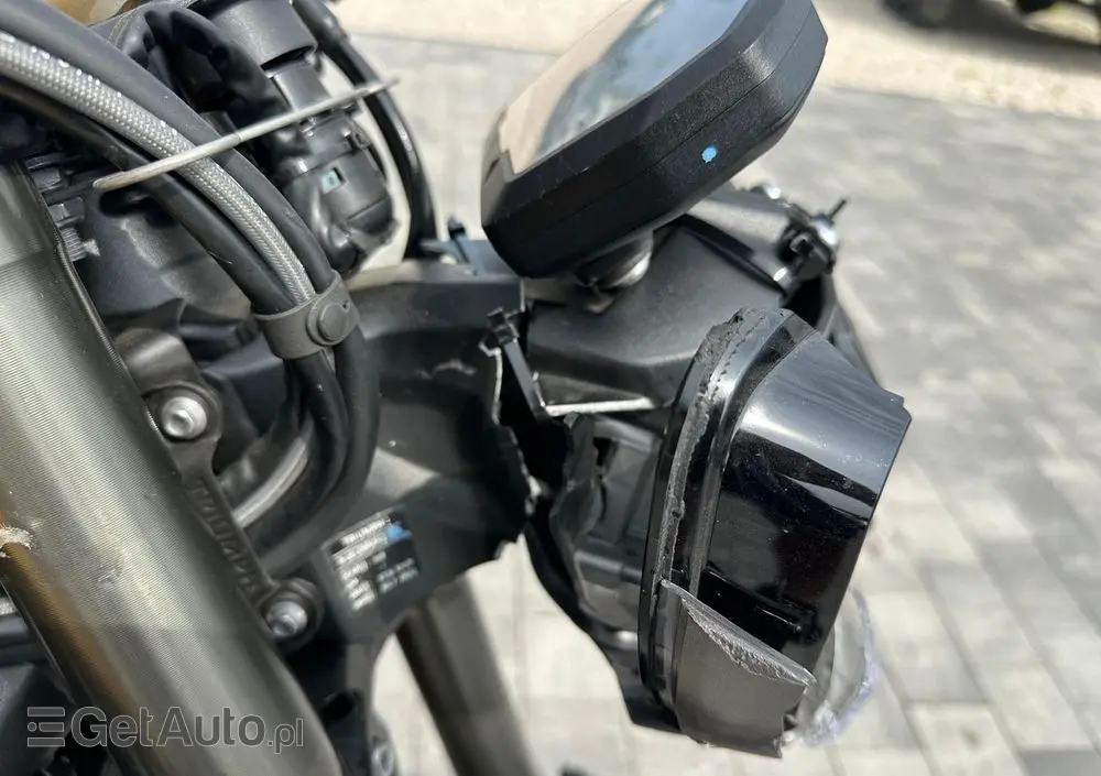 TRIUMPH Street Triple 