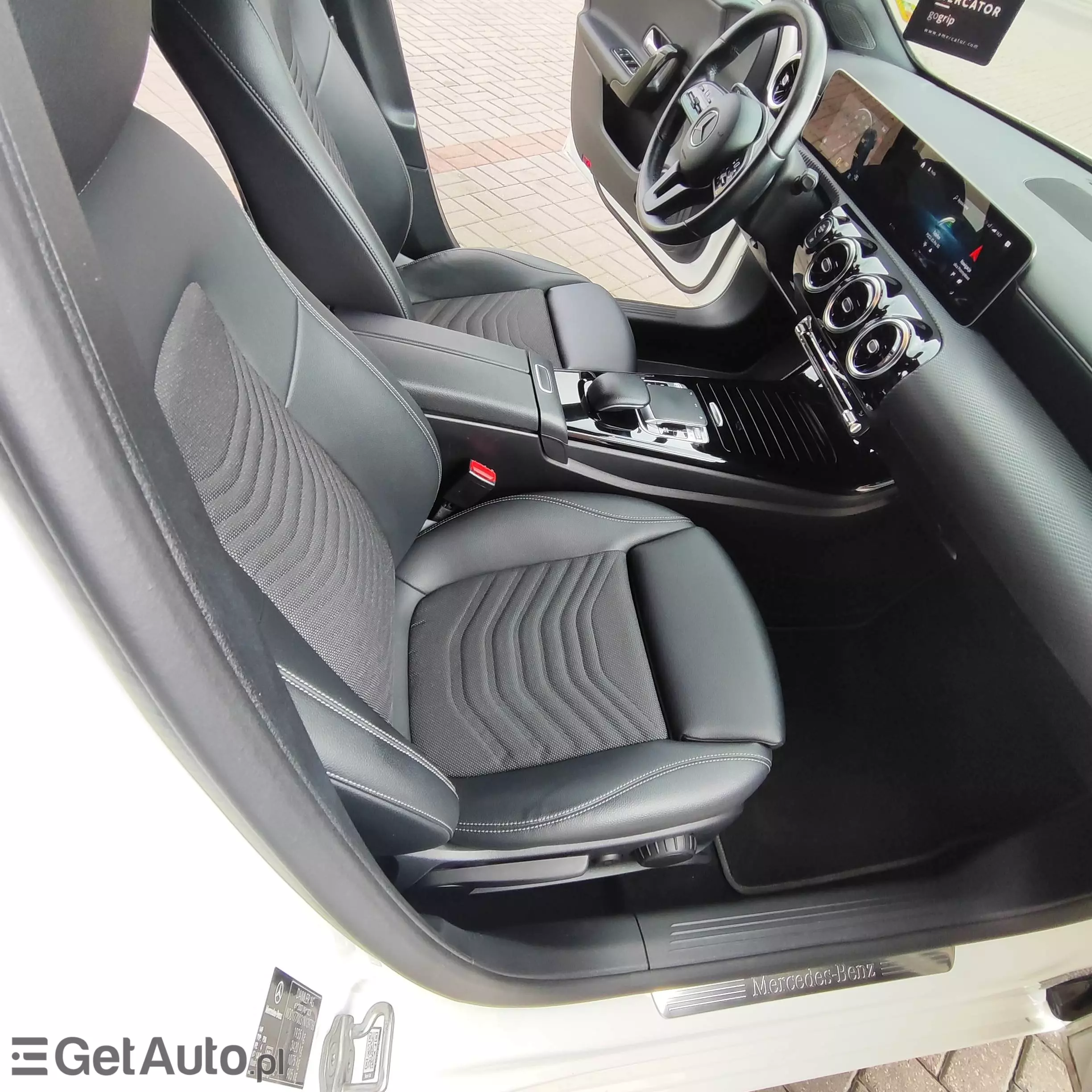 MERCEDES-BENZ A 180 Business Solution