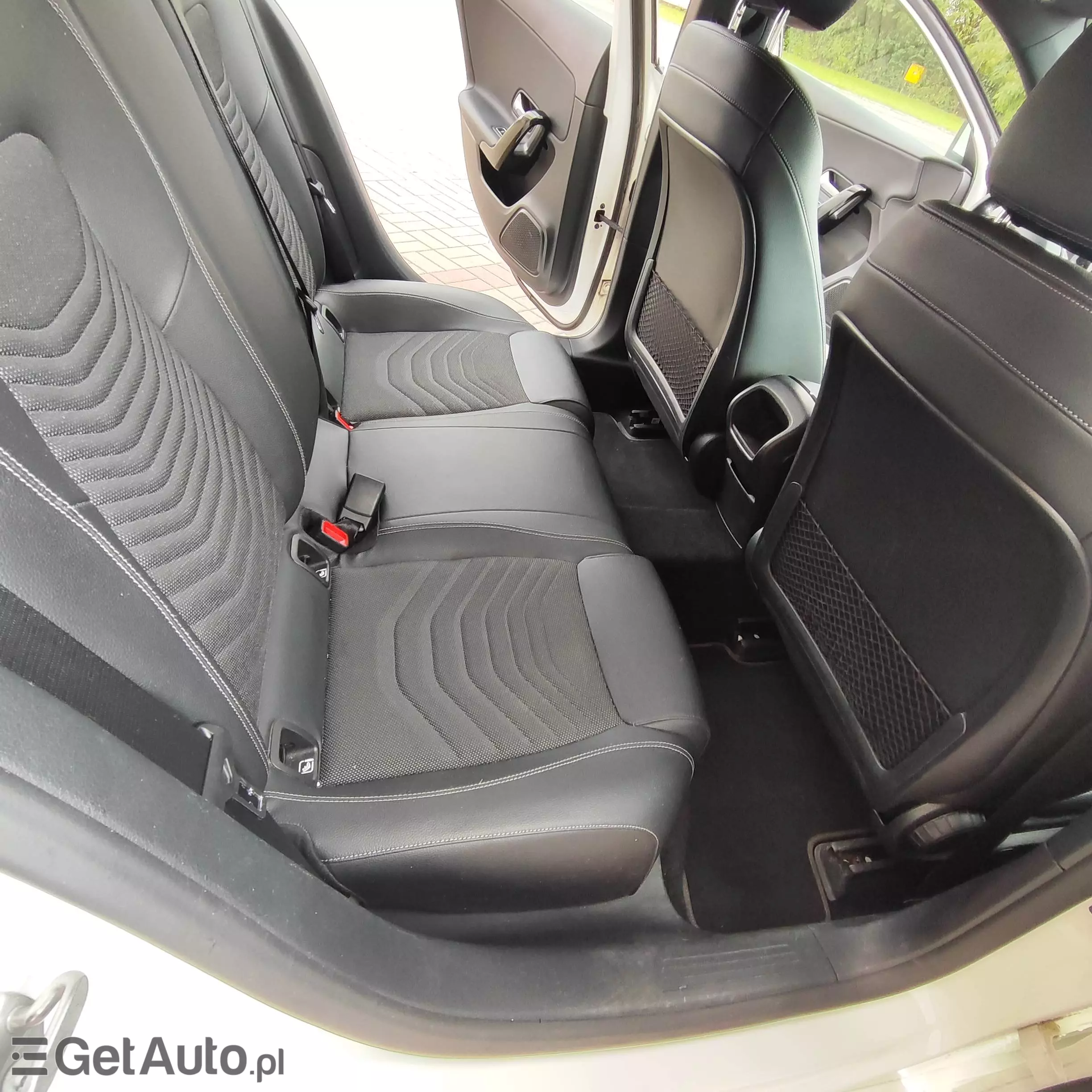 MERCEDES-BENZ A 180 Business Solution