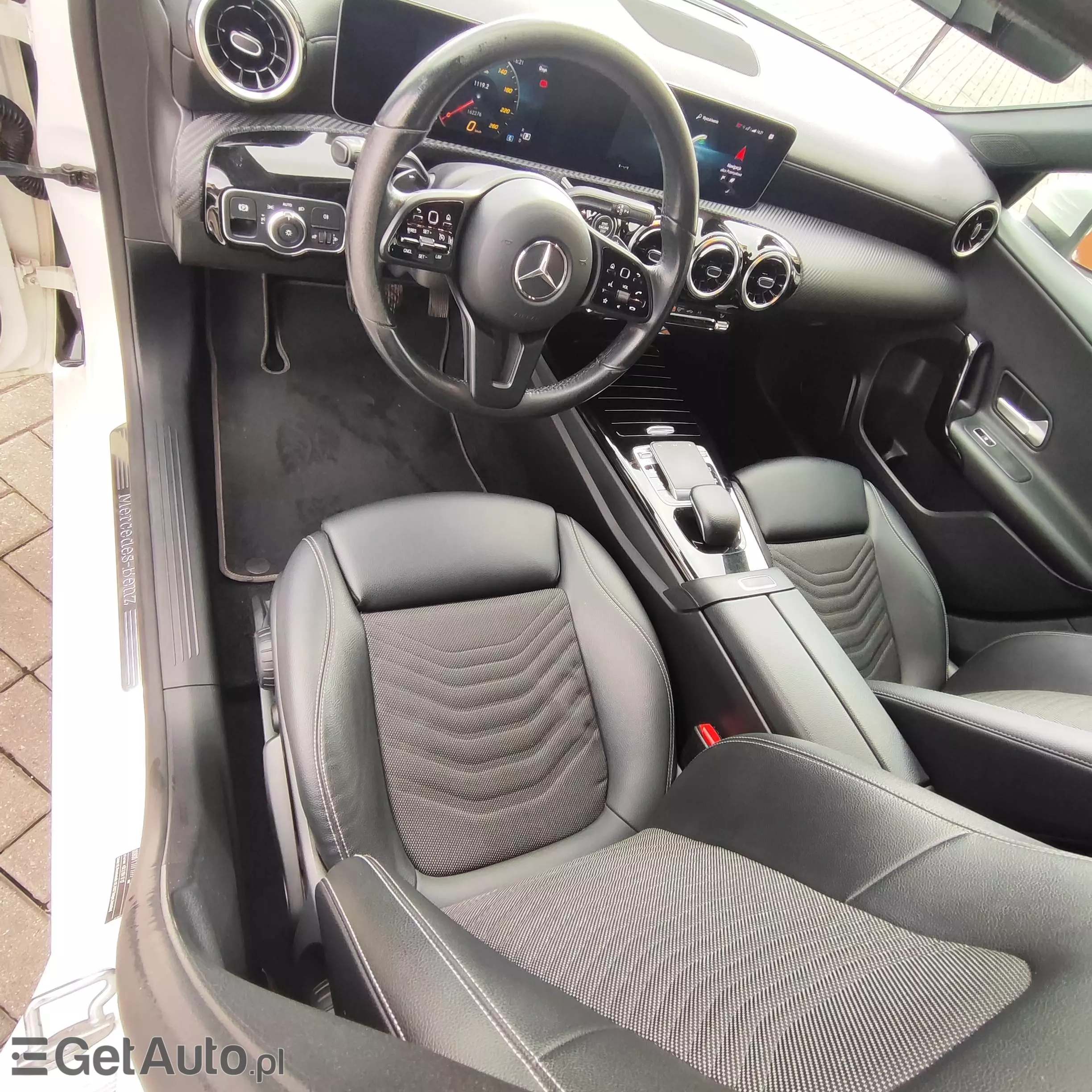 MERCEDES-BENZ A 180 Business Solution