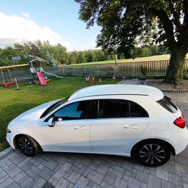 MERCEDES-BENZ A 180 Business Solution