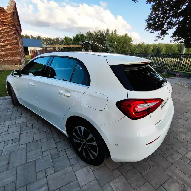 MERCEDES-BENZ A 180 Business Solution