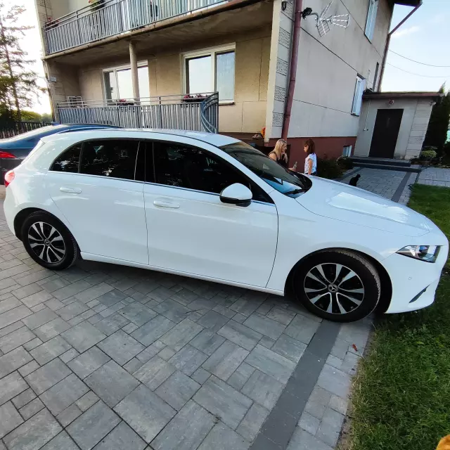 MERCEDES-BENZ A 180 Business Solution