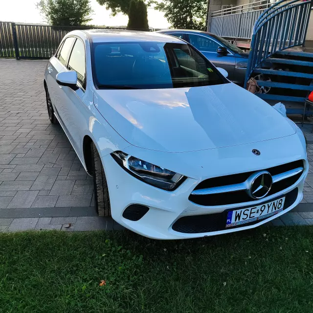 MERCEDES-BENZ A 180 Business Solution