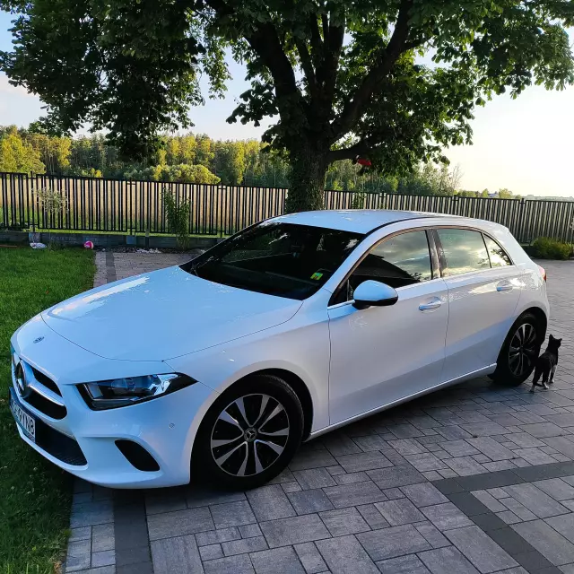 MERCEDES-BENZ A 180 Business Solution