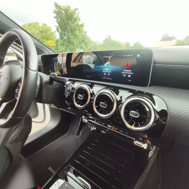 MERCEDES-BENZ A 180 Business Solution