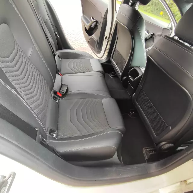 MERCEDES-BENZ A 180 Business Solution