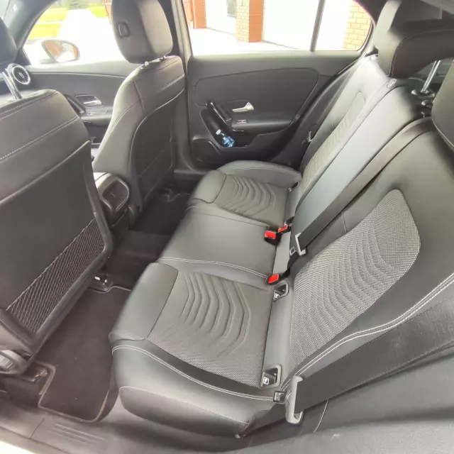 MERCEDES-BENZ A 180 Business Solution