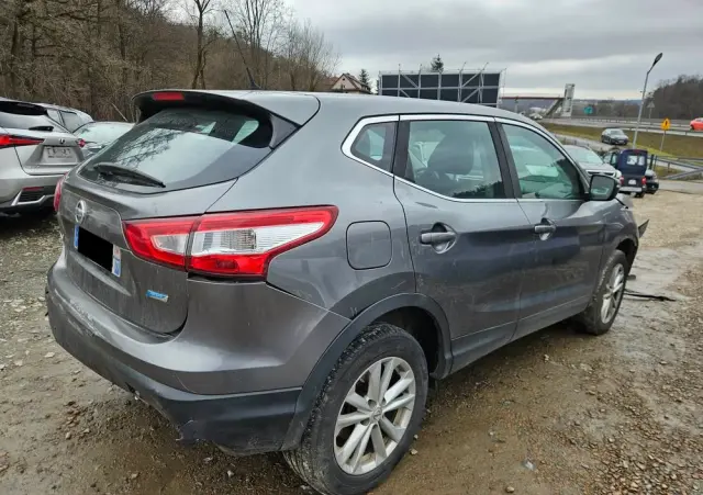 NISSAN Qashqai 1.5 dCi DPF visia