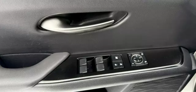 LEXUS UX 250h GPF Elegance 2WD