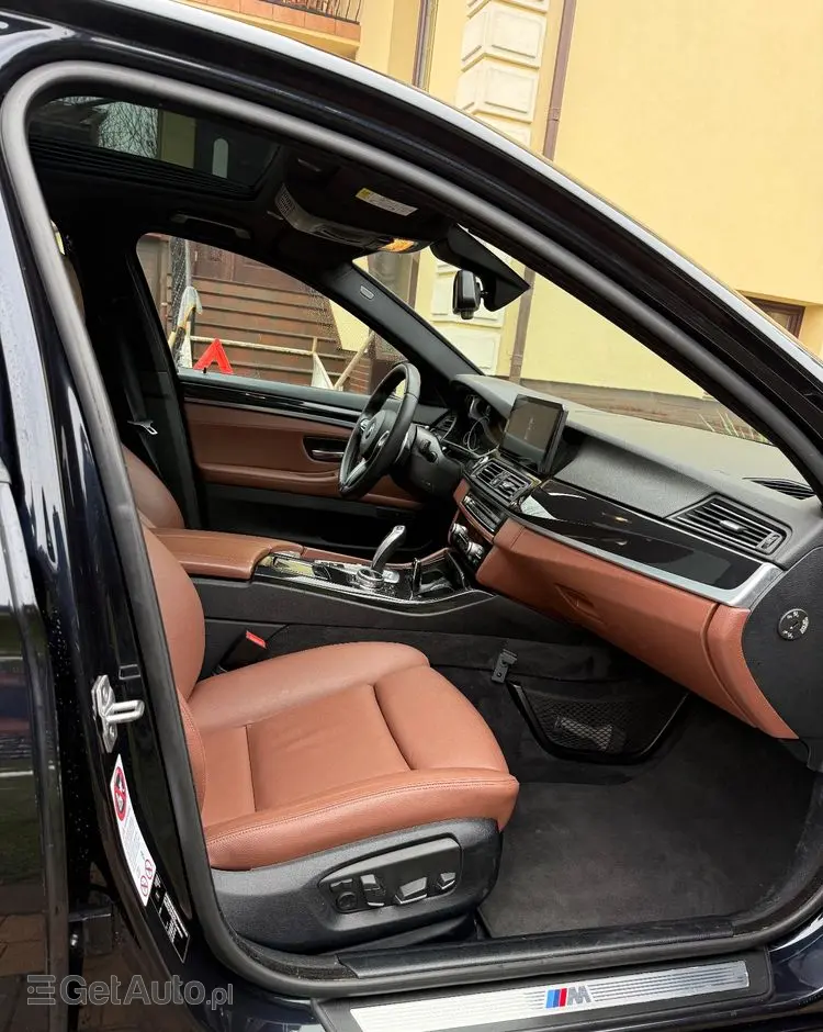 BMW Seria 5 520d Sport-Aut