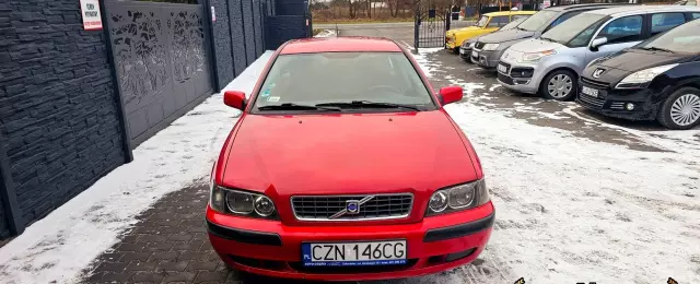 VOLVO V40 